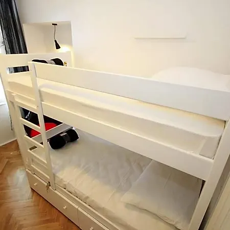 Hotel The